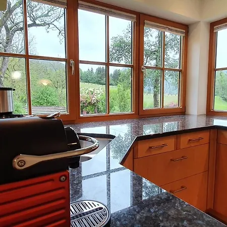 Konukevi Berghof Reiter 3*